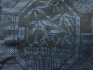 アンティーク　八角に笹模様織出し本場泥大島紬着物（5マルキ）